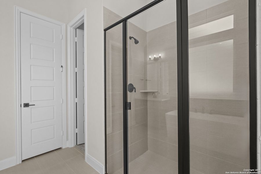 Furnished interior view inside a new home in Mayfair 50', New Braunfels (Image 13).