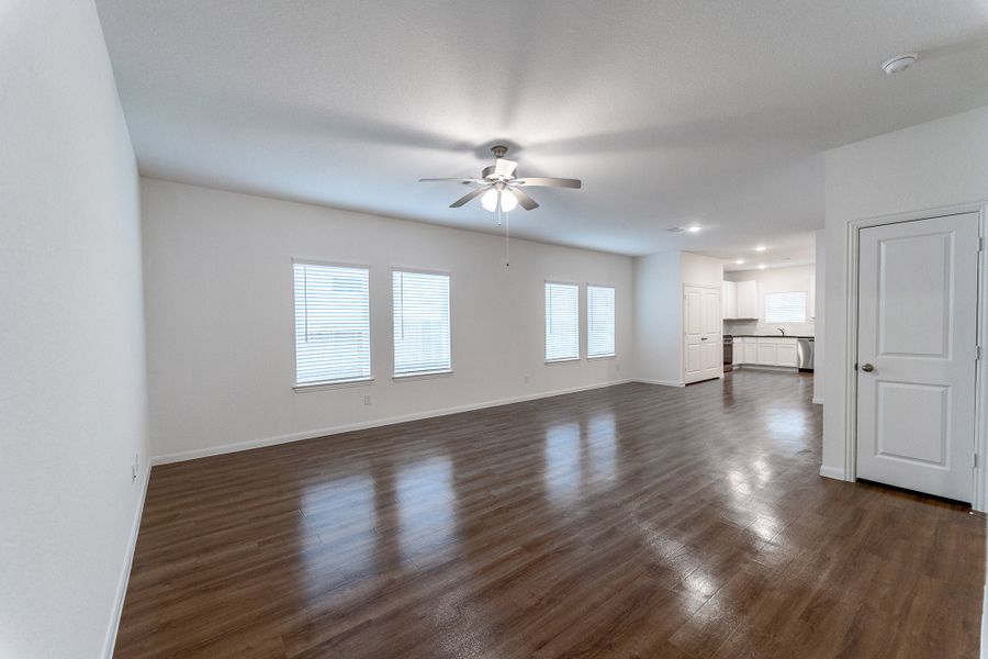 Spacious, unfurnished interior of a new home in Windrose Green, Angleton (Image 14).