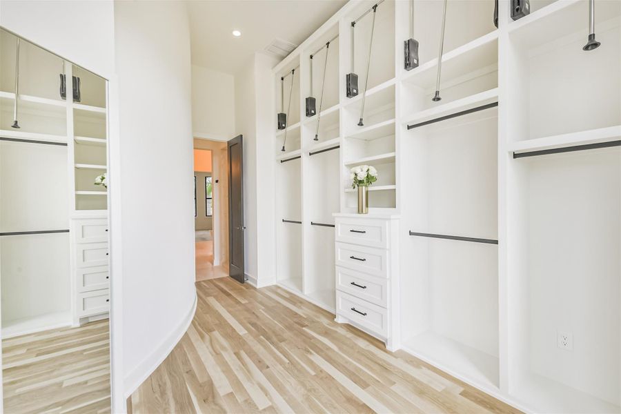 Primary suite closet