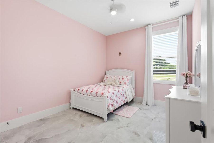 Furnished interior view inside a new home in , Sanger (Image 24).
