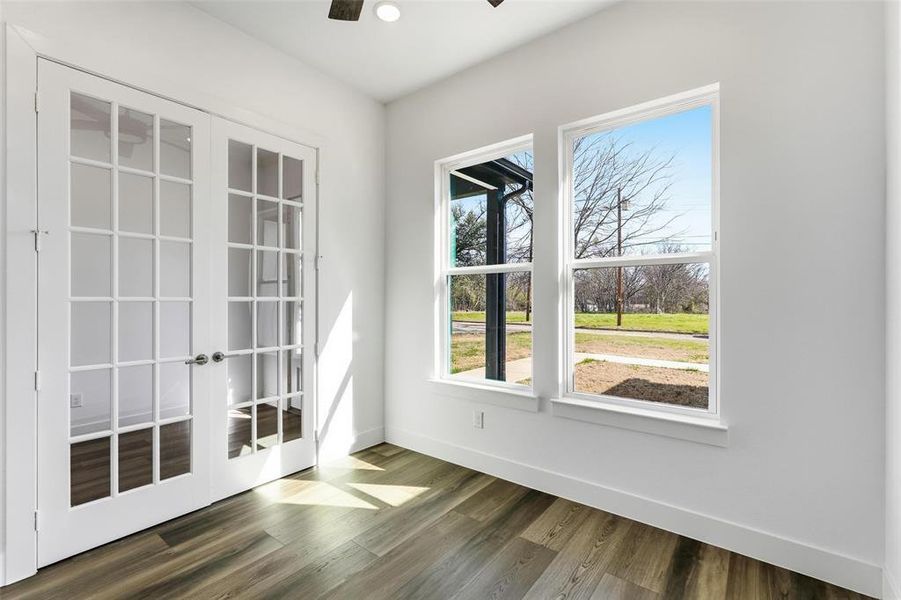 4th bedroom or office/flex space