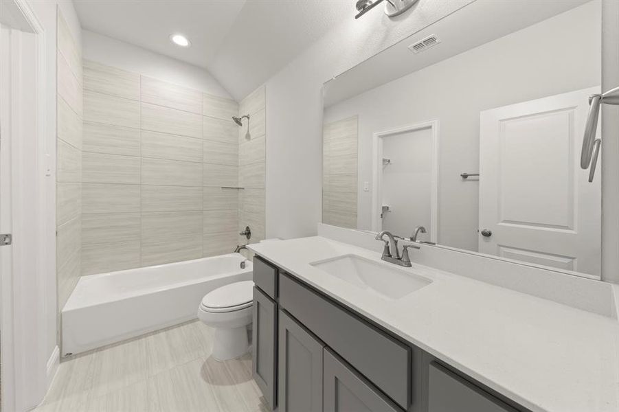 23. 2902 Hanscom - 2ND Bath