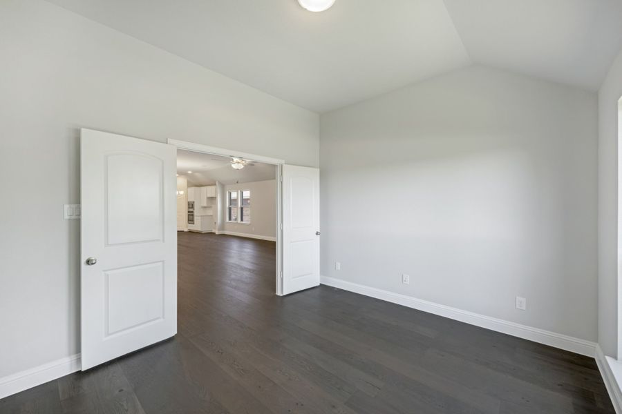 Representative unfurnished interior of a home built from the Rio Grande by UnionMain Homes in Elevon, Lavon (Image 39).