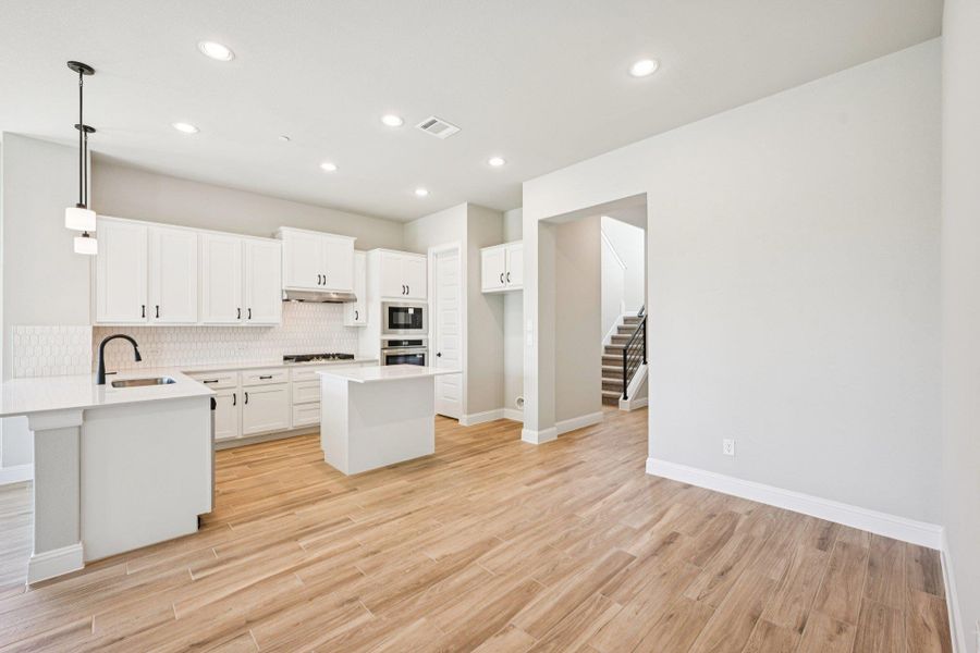 Furnished interior view inside a new home in Cross Creek, Cedar Park (Image 8).