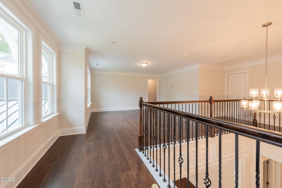 064_Upper Landing 064_Upper Landing