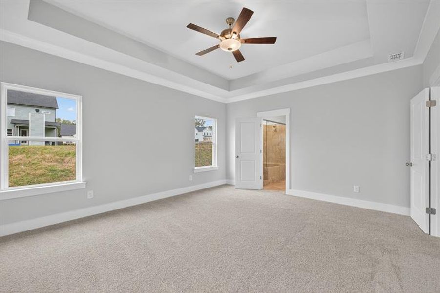 Spacious, unfurnished interior of a new home in Red Bird Manor, Jefferson (Image 29).