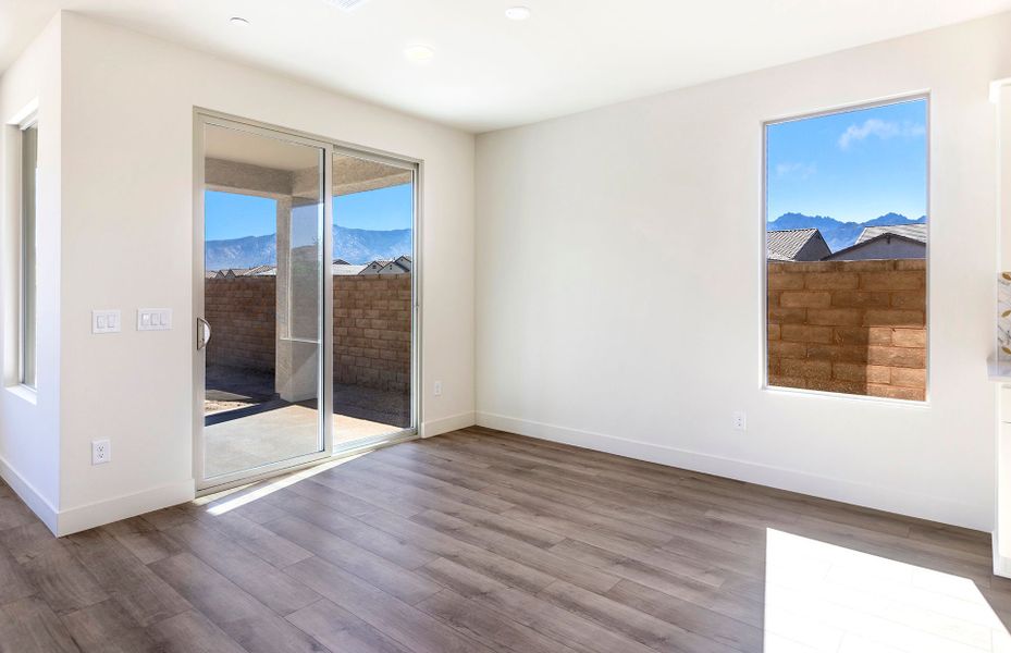 Spacious, unfurnished interior of a new home in Vistoso Canyon Estates, Oro Valley (Image 15).