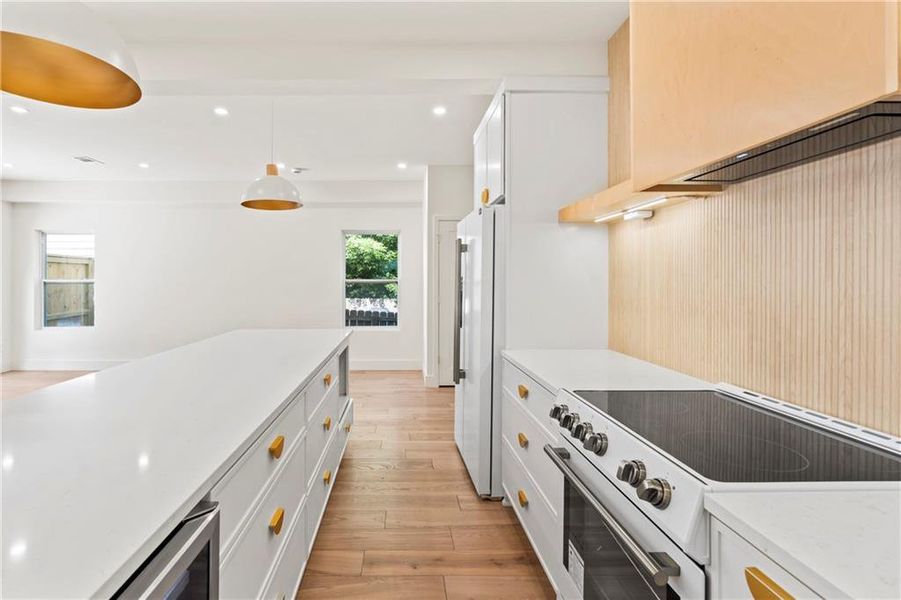Furnished interior view inside a new home in , Atlanta (Image 46). Furnished interior view inside a new home in , Atlanta (Image 46).