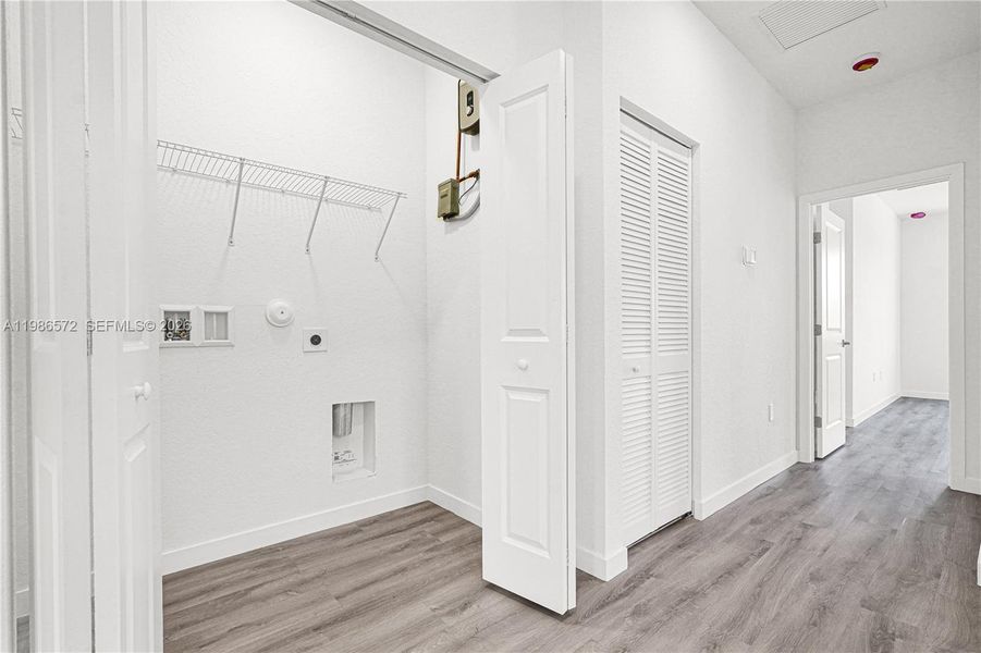 Spacious, unfurnished interior of a new home in , Miami (Image 60).