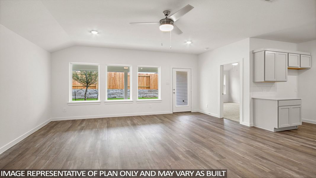 Spacious, unfurnished interior of a new home in Silverthorne, Conroe (Image 10).