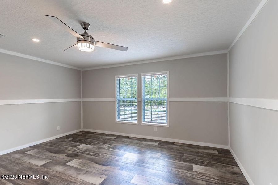 Spacious, unfurnished interior of a new home in , Florahome (Image 18).
