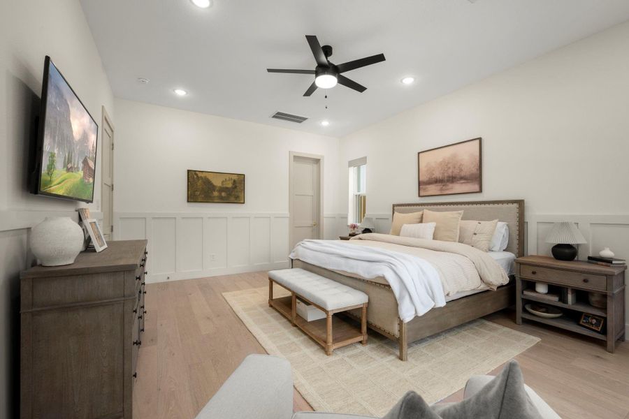 Furnished interior view inside a new home in , Tomball (Image 12).