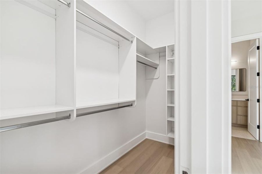 Spacious, unfurnished interior of a new home in , Tampa (Image 59).