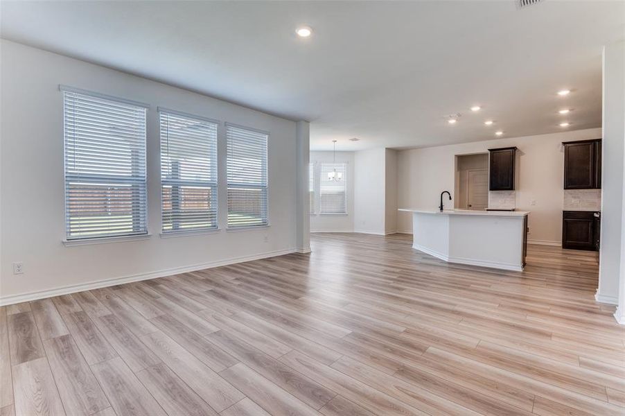 Spacious, unfurnished interior of a new home in Cottonwood Creek, Seagoville (Image 26).