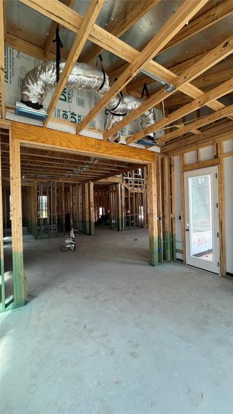 Spacious, unfurnished interior of a new home in Palmera Ridge 70', Leander (Image 12).