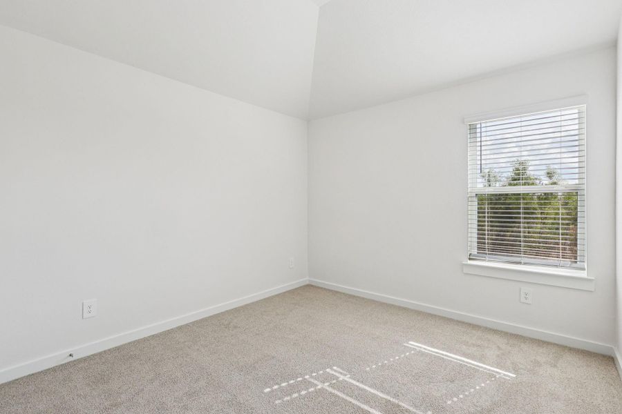 Spacious, unfurnished interior of a new home in Stewart's Ranch, Conroe (Image 30).