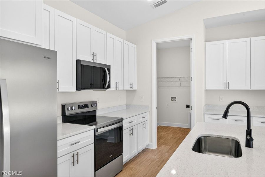 Furnished interior view inside a new home in Cape Coral, Cape Coral (Image 8).