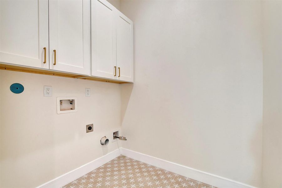 Spacious, unfurnished interior of a new home in , Houston (Image 39). Spacious, unfurnished interior of a new home in , Houston (Image 39).