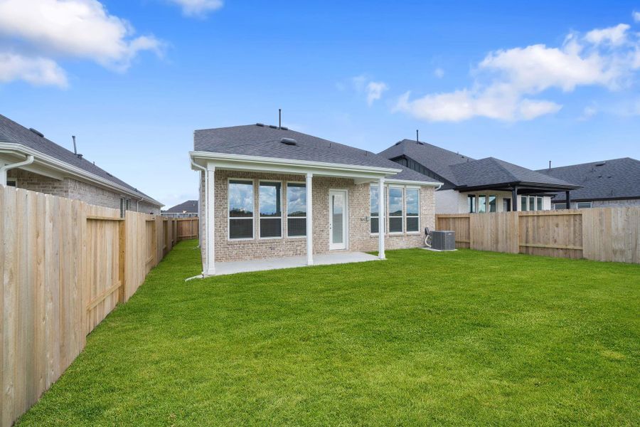 Front exterior of a new home in Montgomery Bend, Montgomery, TX, highlighting curb appeal (Image 19). Front exterior of a new home in Montgomery Bend, Montgomery, TX, highlighting curb appeal (Image 19).