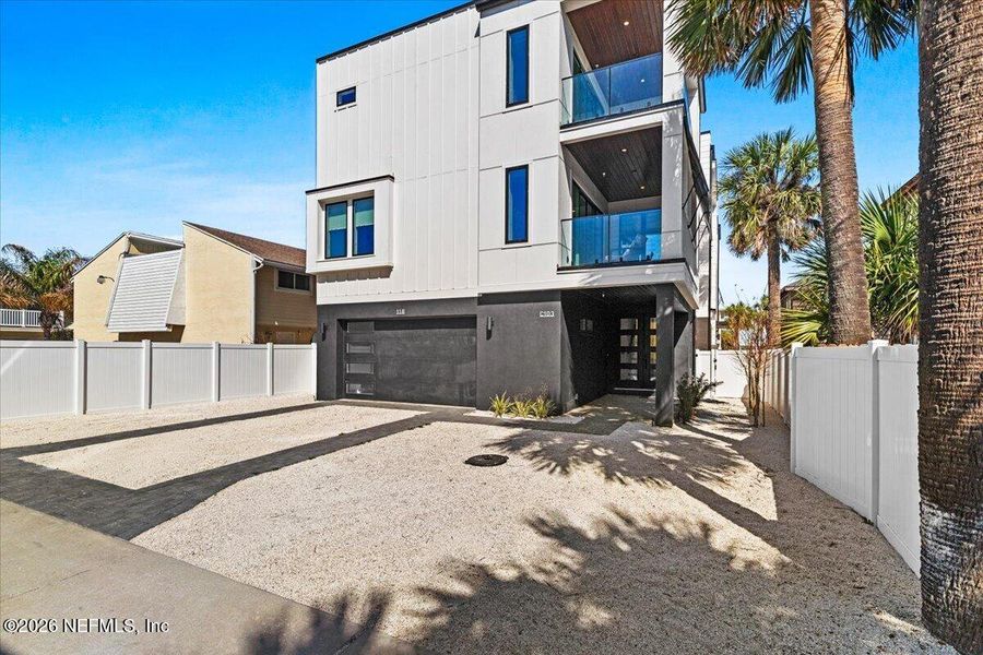 Exterior details and patio area of a home in , Jacksonville Beach (Image 25).