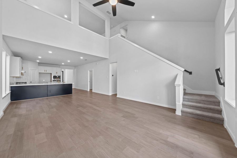 Spacious, unfurnished interior of a new home in Sienna 45', 50', Missouri City (Image 29). Spacious, unfurnished interior of a new home in Sienna 45', 50', Missouri City (Image 29).