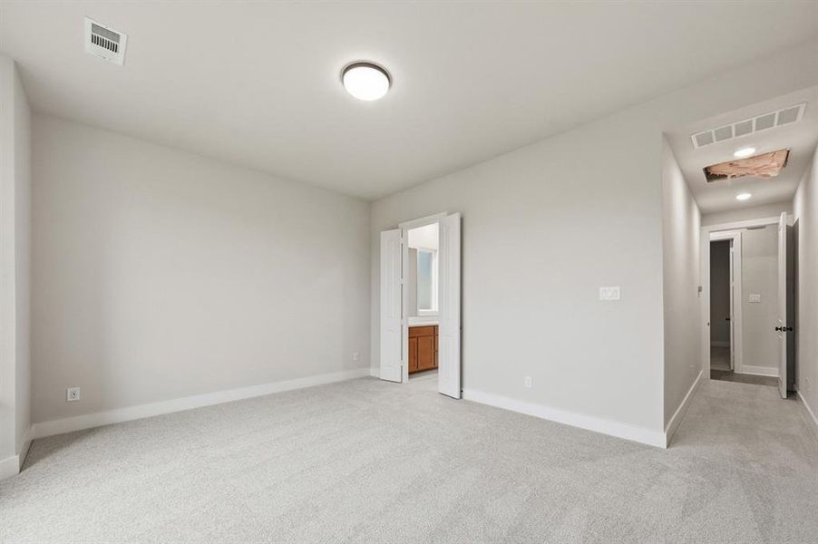 Spacious, unfurnished interior of a new home in Sonoma Verde: 70ft. lots, McLendon-Chisholm (Image 16).