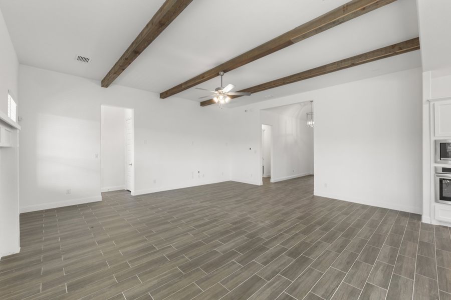 Representative unfurnished interior of a home built from the Westwood by Sandlin Homes in Lakesong, Midlothian (Image 19).