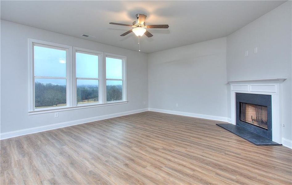 Spacious, unfurnished interior of a new home in , Homer (Image 28).