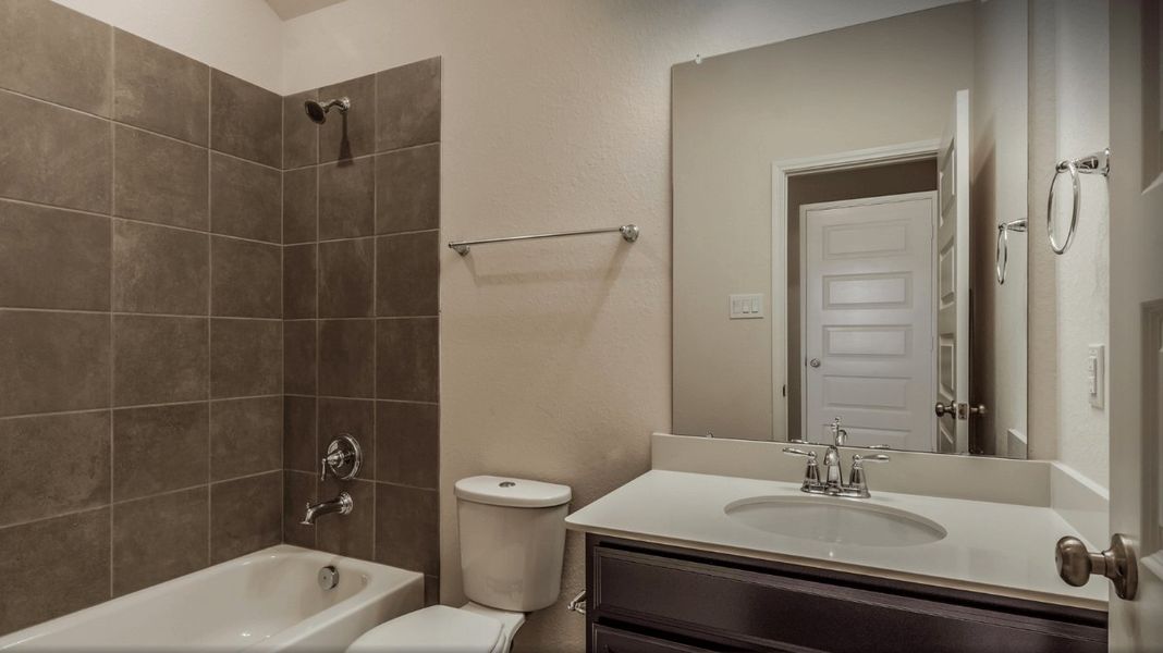 Secondary Bath from a Spec home in Houston community.