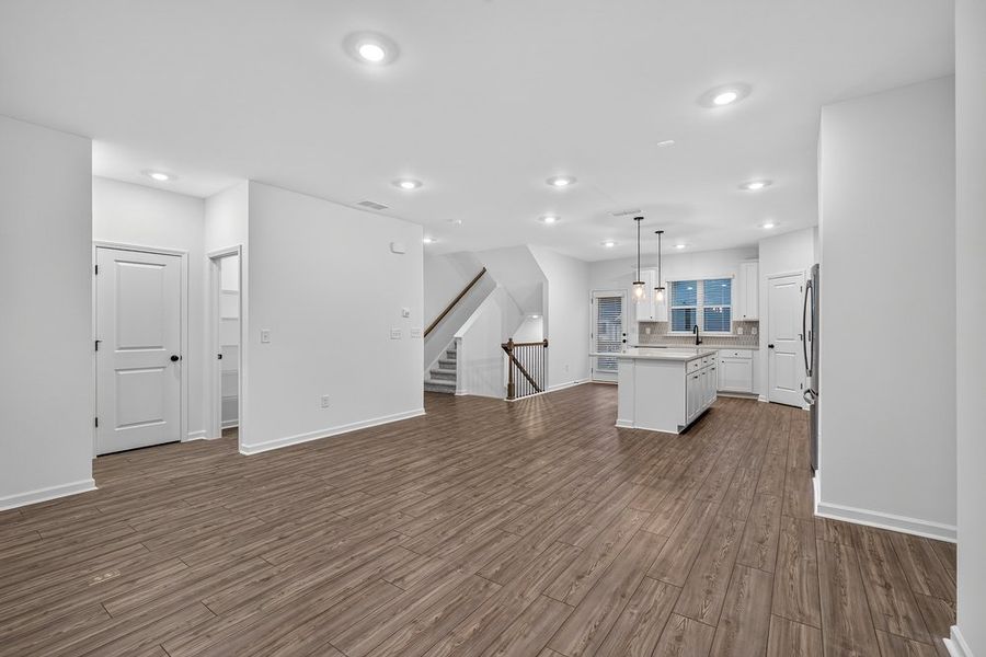 Spacious, unfurnished interior of a new home in Rosewood Farm, Lawrenceville (Image 23).