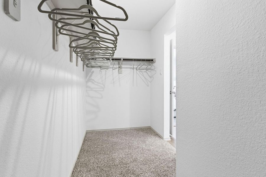 Spacious, unfurnished interior of a new home in Watermark, Alvin (Image 14).