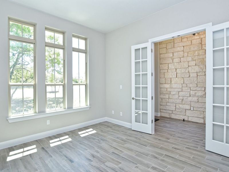 Representative unfurnished interior of a home built from the San Simeon I by Giddens Homes in Clearwater Ranch, Liberty Hill (Image 377).