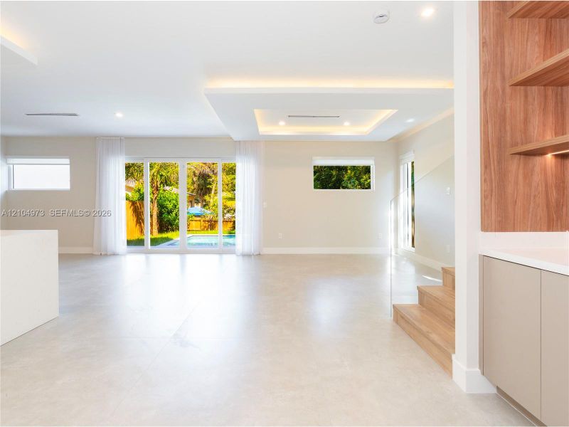 Spacious, unfurnished interior of a new home in , Fort Lauderdale (Image 19).
