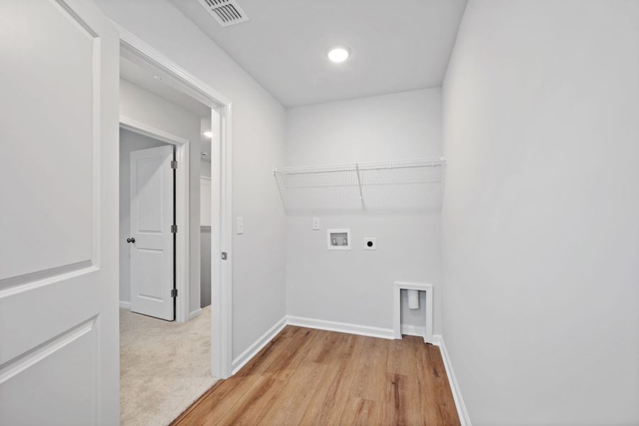 Spacious, unfurnished interior of a new home in Grand Arbor, Blythewood (Image 11).