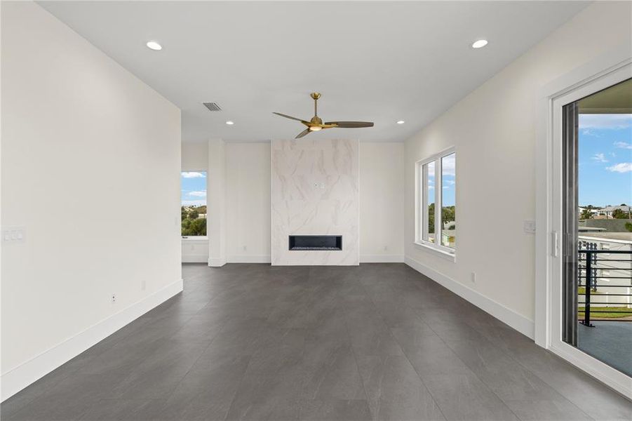 Spacious, unfurnished interior of a new home in , New Smyrna Beach (Image 85).