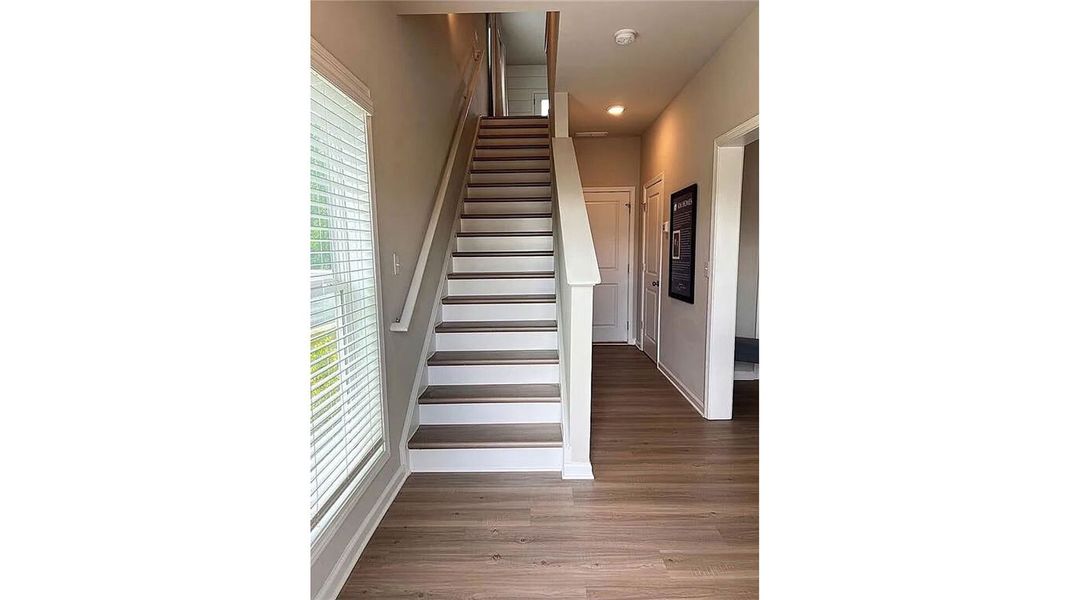 Spacious, unfurnished interior of a new home in Nickel Creek at Newnan Crossing, Newnan (Image 7).