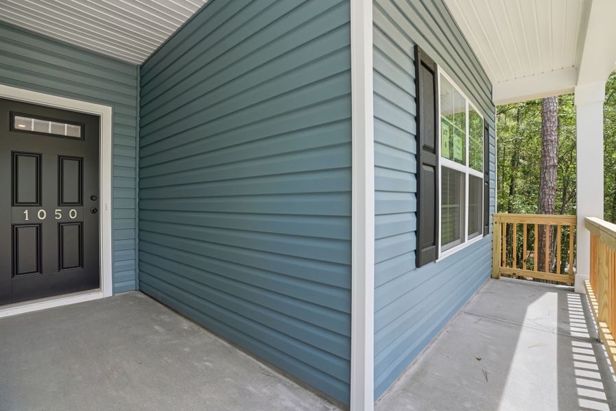 Representative exterior details of a home built from the Hawthorne Select M by McGuinn Homes in Broadway Lake, Anderson (Image 3). Representative exterior details of a home built from the Hawthorne Select M by McGuinn Homes in Broadway Lake, Anderson (Image 3).