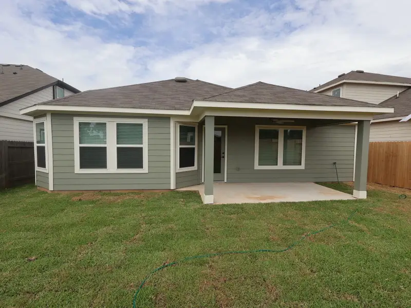 Exterior details and patio area of a home in Summerview, Fulshear (Image 4).