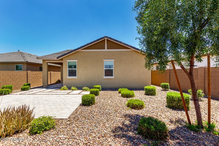 33 Trumbull 33 Trumbull