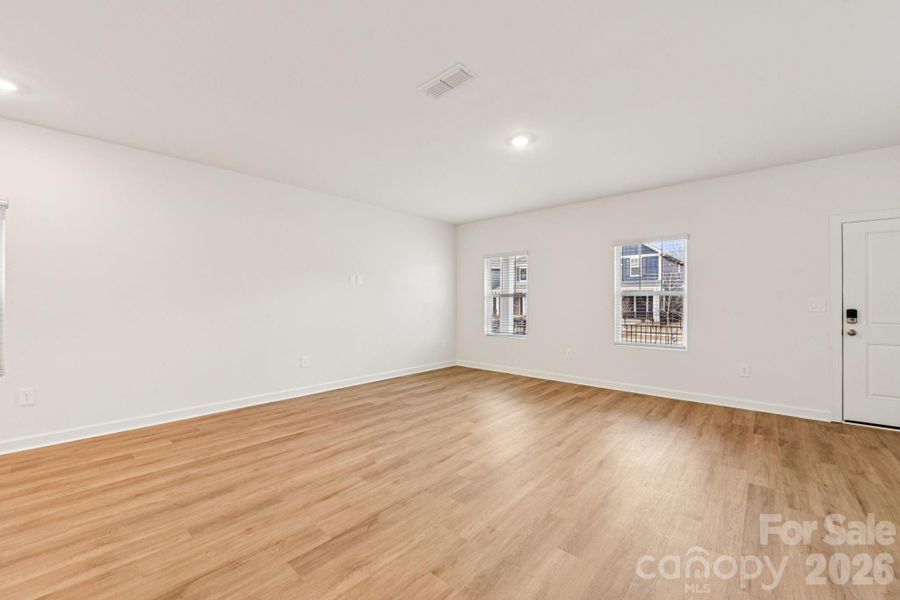 Spacious, unfurnished interior of a new home in Nolen Farm, Gastonia (Image 16).