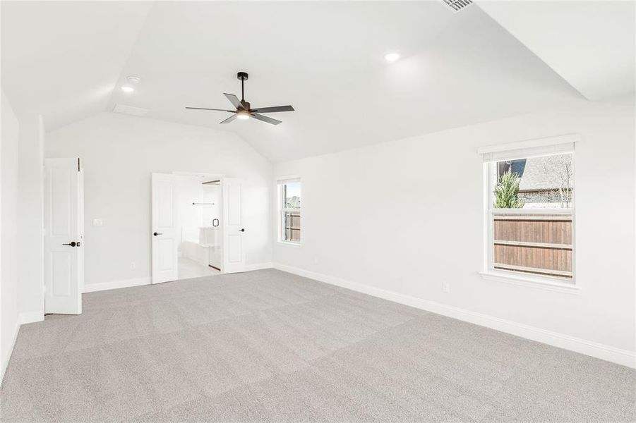 Spacious, unfurnished interior of a new home in Sunrise at Garden Valley, Waxahachie (Image 22).