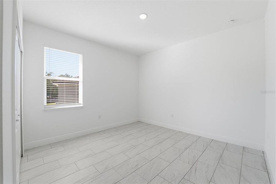 Spacious, unfurnished interior of a new home in , Ocala (Image 15).