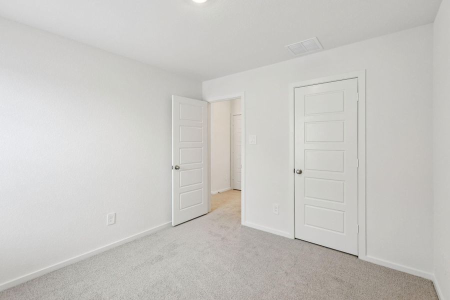 Spacious, unfurnished interior of a new home in Southwinds, Baytown (Image 35). Spacious, unfurnished interior of a new home in Southwinds, Baytown (Image 35).
