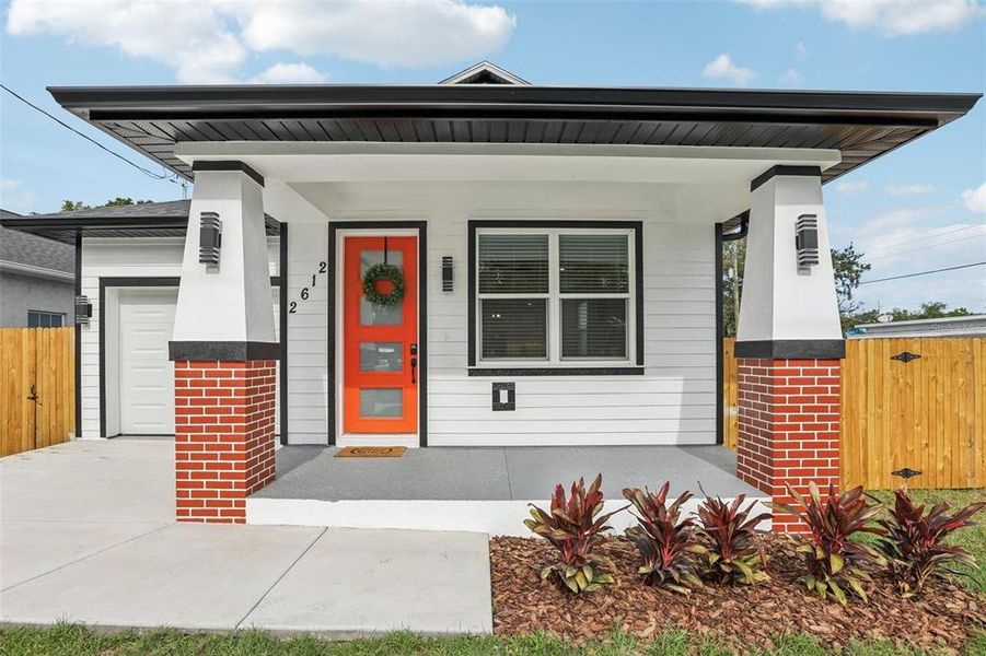 Exterior details and patio area of a home in , Tampa (Image 3).