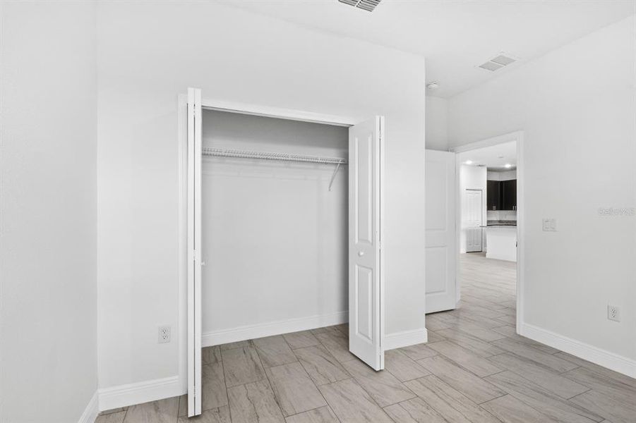 Spacious, unfurnished interior of a new home in , Citrus Springs (Image 42).