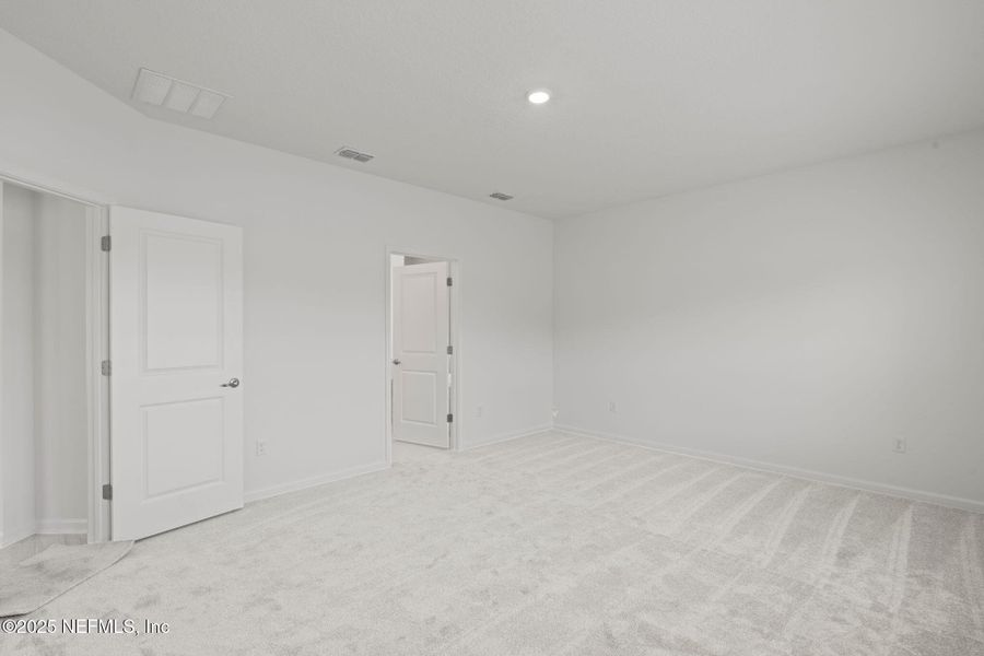 Spacious, unfurnished interior of a new home in Beacon Lake, St. Augustine (Image 46).