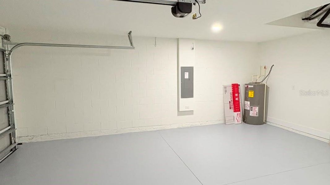Spacious, unfurnished interior of a new home in , Ocklawaha (Image 38).