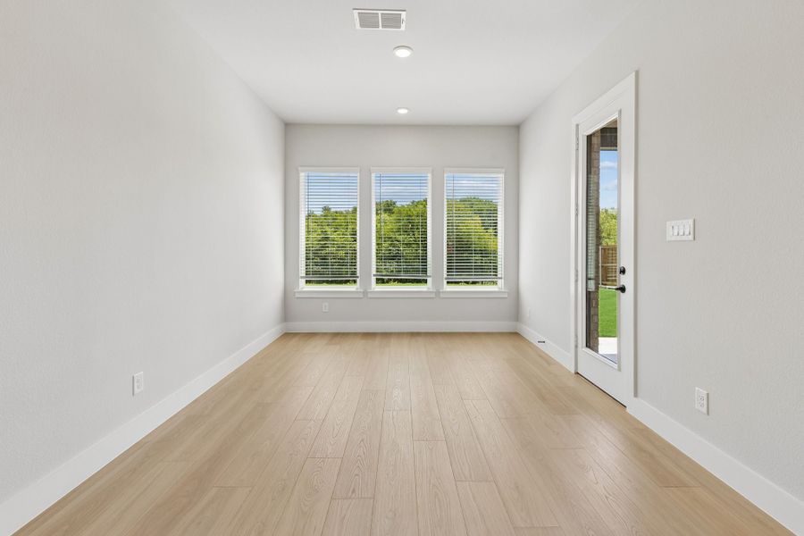 Spacious, unfurnished interior of a new home in Rainwater Crossing, Celina (Image 31).