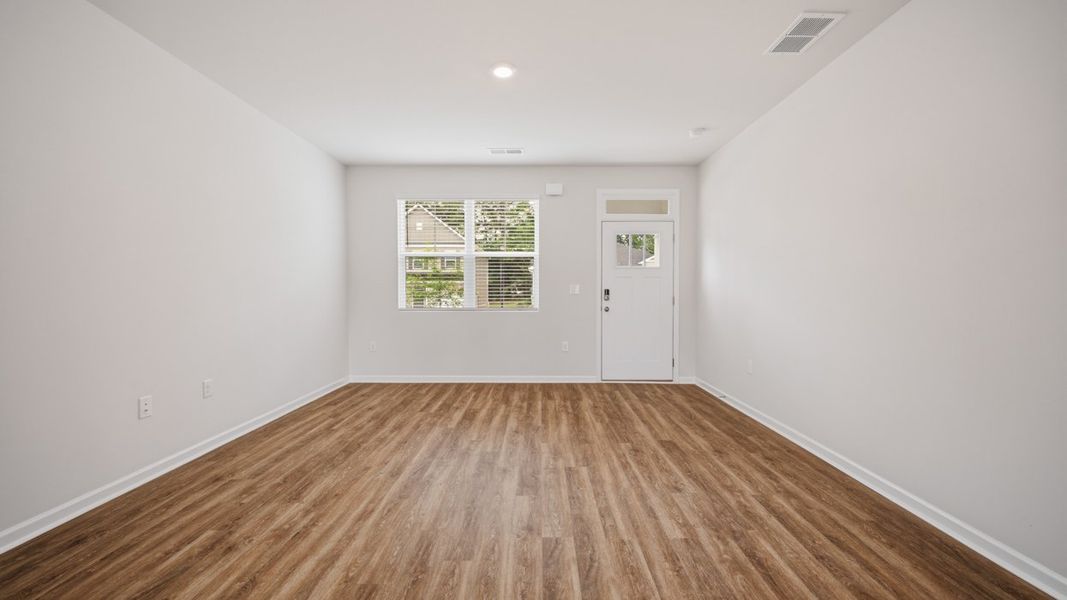 Spacious, unfurnished interior of a new home in Willowbrook, Winder (Image 15).