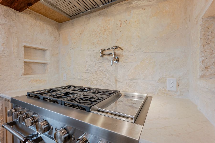 Close-up of interior finishes inside a home in Eagles Bluff, Weatherford (Image 18).
